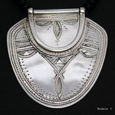 Bijoux Touareg Ethniques Collier en argent Feuille 03 - KARUNI