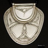 Bijoux Touareg Ethniques Collier en argent Feuille 04 - KARUNI c