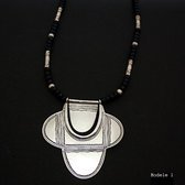 Bijoux Touareg Ethniques Collier en argent Fleur 01 - KARUNI b