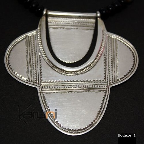 Bijoux Touareg Ethniques Collier en argent Fleur 01 - KARUNI