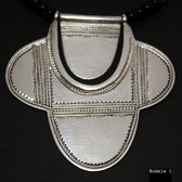 Bijoux Touareg Ethniques Collier en argent Fleur 01 - KARUNI
