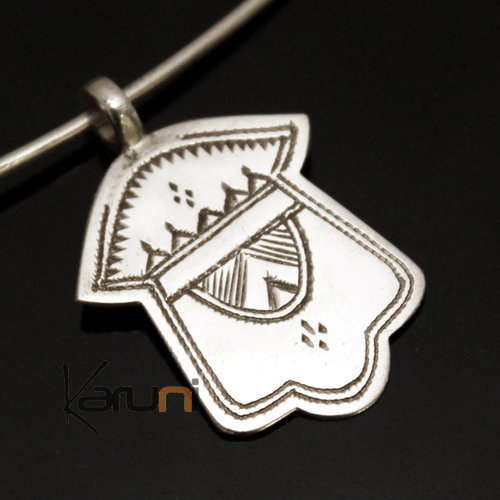 Collier Pendentif en Argent Petite Main de Fatma Khamsa 02