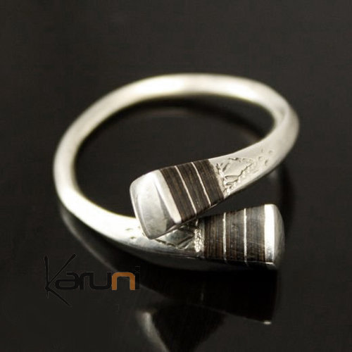 Bague Argent et ébène réglable croisée switch clou - KARUNI