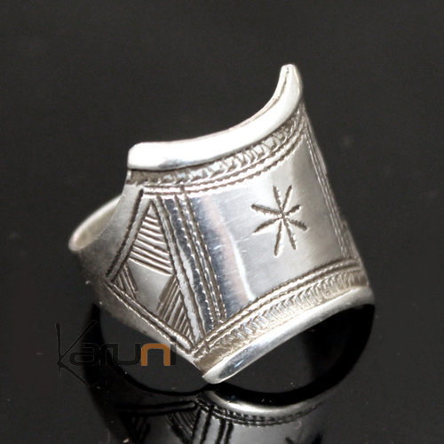 Bijoux Touareg Ethniques Bague Chevalire en argent large grave 23