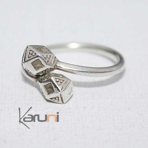 Bijoux Touareg Ethniques Bague en Argent Croise Tesibit Ronde b