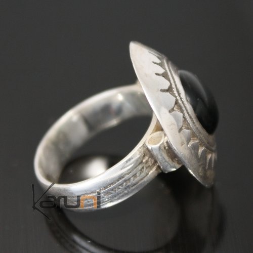 Bijoux Touareg Ethniques Bague Argent et onyx ronde 02 - KARUNI