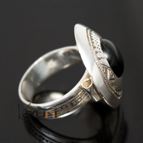 Bijoux Touareg Ethniques Bague Argent et onyx ovale 03 - KARUNI