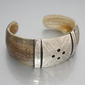 Bijoux Ethniques Africains Bracelet Large en corne et Argent Mix de Mauritanie Filigranes Plaque Grave 05