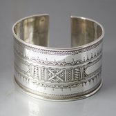 Bijoux Touareg Ethniques Bracelet Manchette en argent Large Grav 04