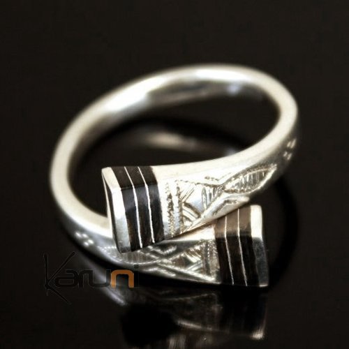 Bague Argent et ébène réglable croisée switch gravée 02 Inspiration KARUNI