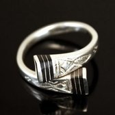 Bijoux Touareg Ethniques Bague Argent et bne rglable croise grave 02 Inspiration KARUNI