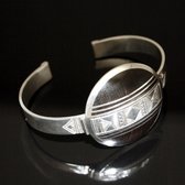 Bijoux Touareg Ethniques Bracelet en Argent et Ebne Grande Mdaille Grave 01 b