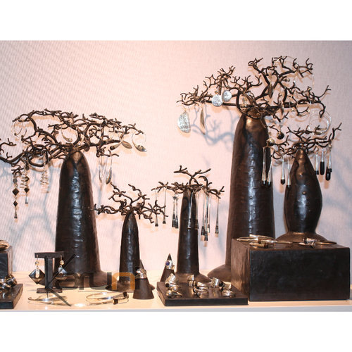 Arbre à bijoux porte-bijoux design Baobab rond 30 cm métal recyclé Madagascar b c d